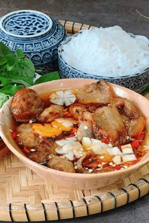Explore Hanoi Street Food Tour With Train Street By Walking - Discover Hanois Old Quarter