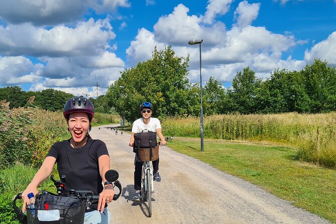 Explore Happiest Helsinki: Bike/Ebike: BBQ, Sauna, Forest, &Parks - Rejuvenating in the Tranquil Sauna