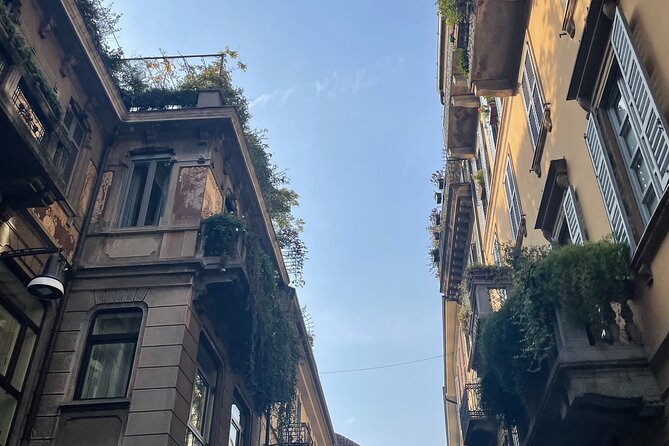 Explore History and Style With This Walking Tour in Milano - Maximum Travelers and Reviews