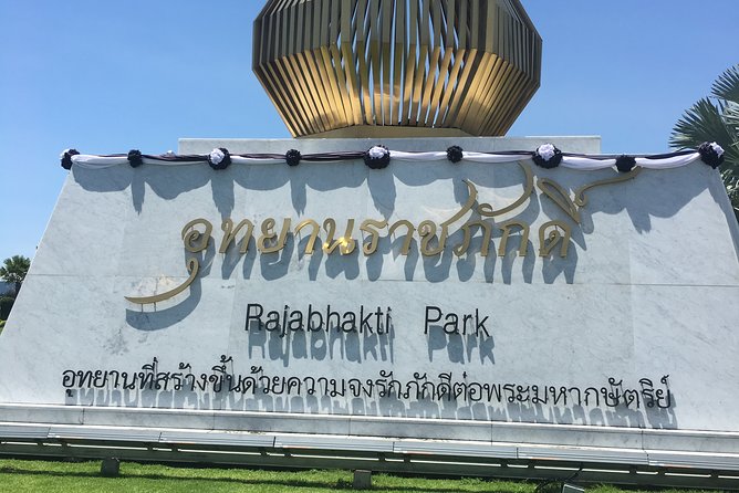 Explore Hua Hin and Surroundings With Private Guide for Half Day - Accessibility for All Travelers