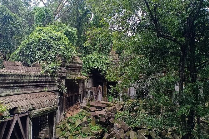 Explore Kompong Khleang Floating Village & Beng Mealea Temple - Private Tour Experience