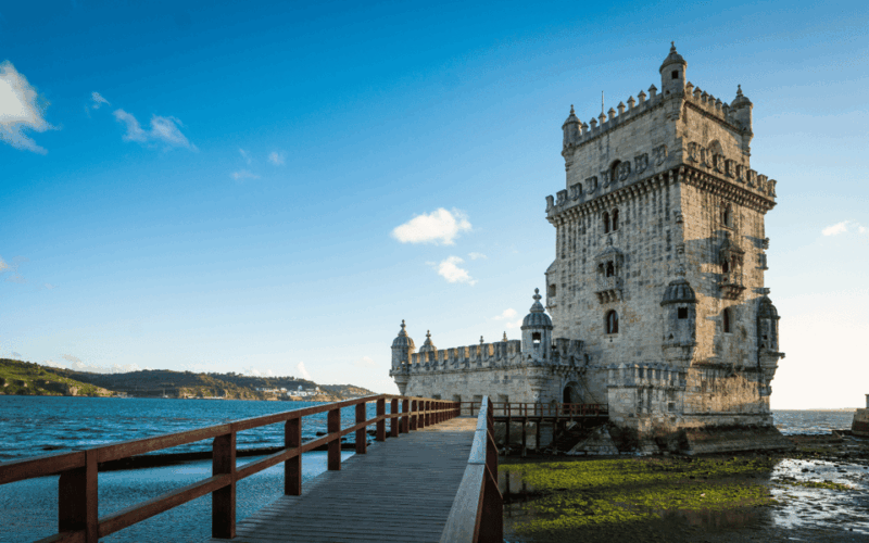 Explore Lisbon: Electric Tuk Tuk With a Local Drink - Tour Route and Attractions
