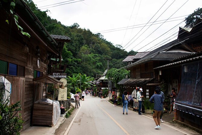 Explore Mae Kampong Village From Chiang Mai City - Exploring the Charming Village Streets