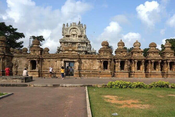 Explore Mahabalipuram & Kanchipuram: A Day Trip from Chennai! - Discovering Kanchipuram: The City of a Thousand Temples