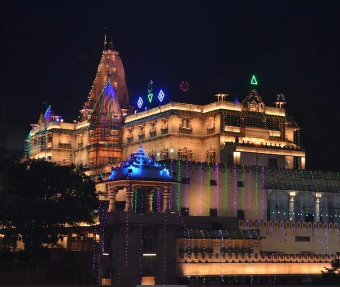 Explore Mathura & Vrindavan: Day Trip From Agra - Keshi Ghat and Leisure Activities