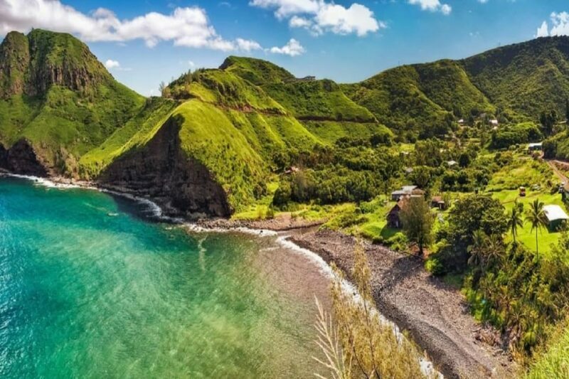 Explore Maui in a Polaris Slingshot - Who Should Consider This Tour?