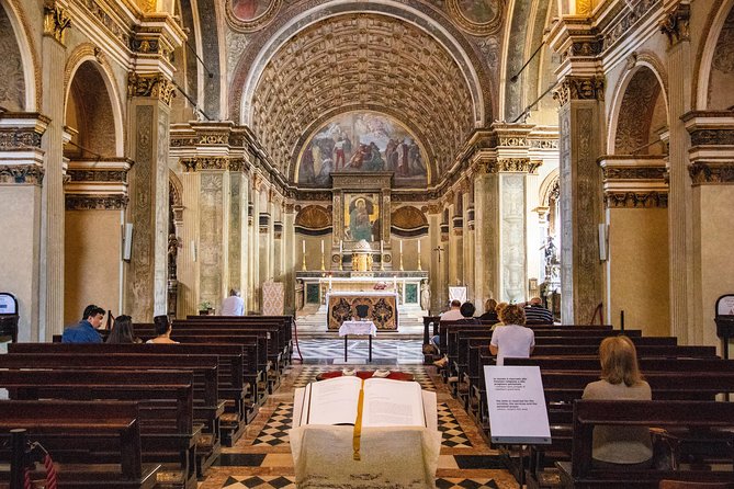 Explore Milan in 90 Minutes With a Local - Navigating the City Center