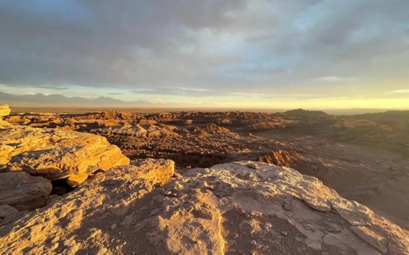 Explore Moon Valley With Sunset, Snacks and Refreshments - What to Bring