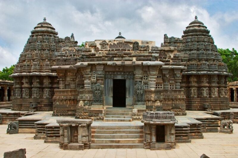 Explore Mysore: Palatial Grandeur & Vibrant Markets - Tipu Sultans Summer Palace Guided Tour
