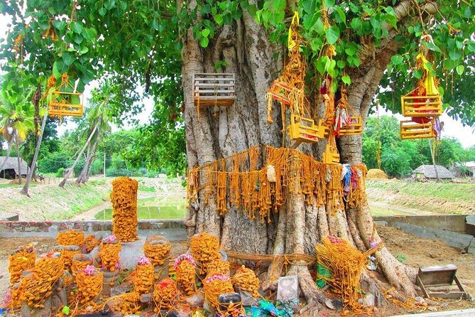Explore Navagraha Temples Of Mars, Mercury & Ketu From Trichy - Dress Code and Participant Requirements