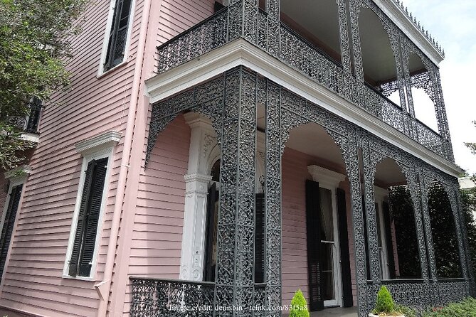 Explore New Orleans Garden District: Private 2-hour Walking Tour - Accessibility and Additional Information
