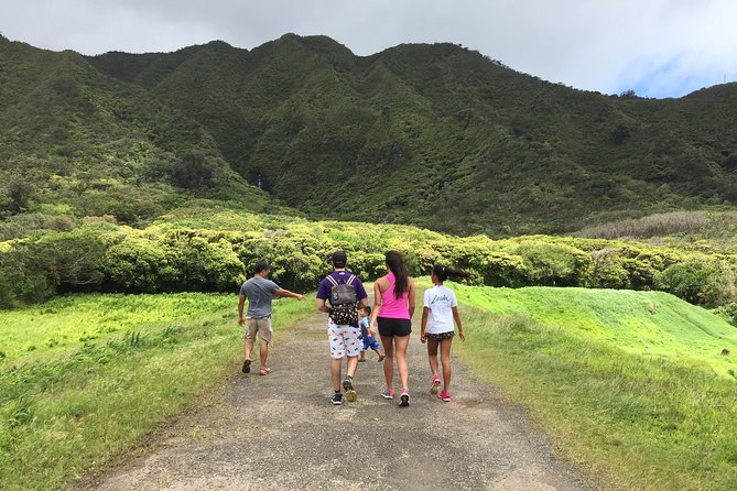 Explore O'Ahu Island With a Friendly Local in a Small Group - Cultural Insights From a Local Guide