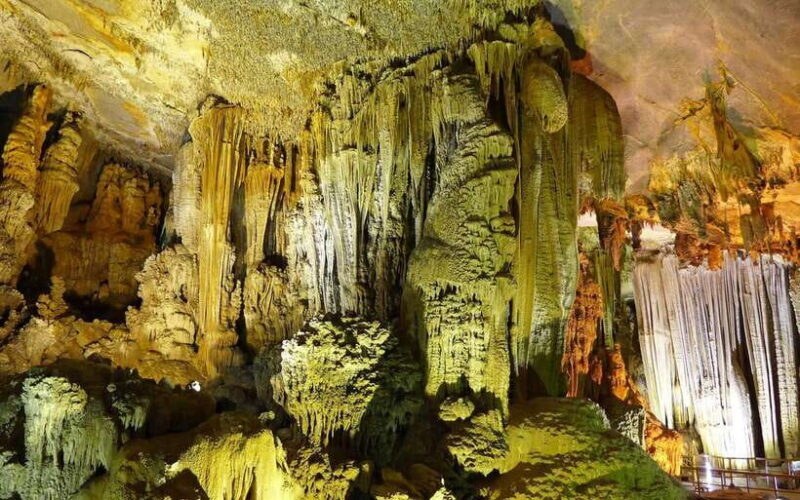 Explore Phong Nha & Paradise Caves: 2-Day Adventure From Hue - Day 2: Marveling at Paradise Cave and Returning to Hue