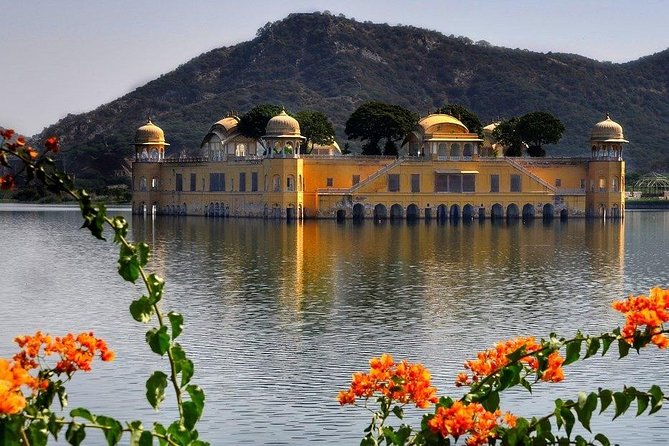 Explore Pink City Jaipur - Vibrant Local Markets