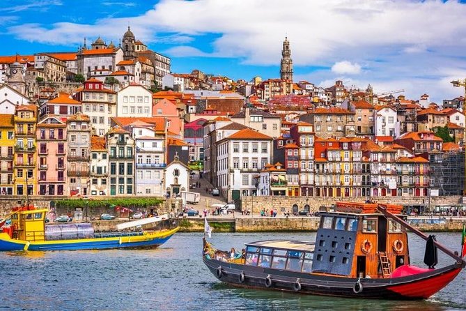 Explore Porto & Aveiro Within Riverboat Cruises - Private Full Day Tour From Lisbon With Lunch - Iconic Landmarks in Porto
