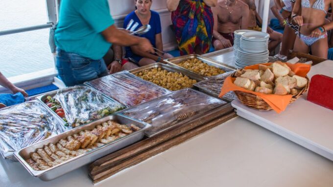 Explore Rinas Cave and Koufonisia Cruise From Naxos - Lunch and Beverages
