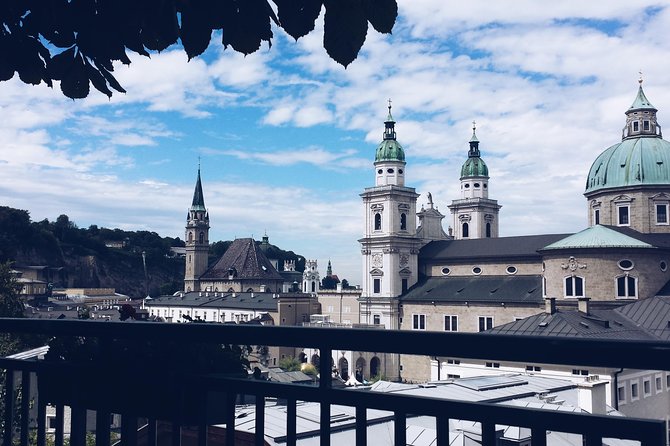 Explore Salzburg in 60 Minutes With a Local - Exploring Salzburgs Landmarks