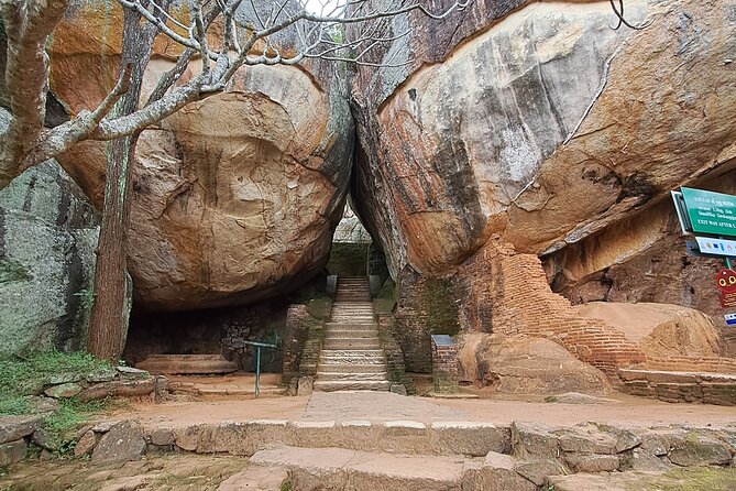 Explore Sigiriya Rock Fortress With a Guide - Exploring Sigiriya With a Guide