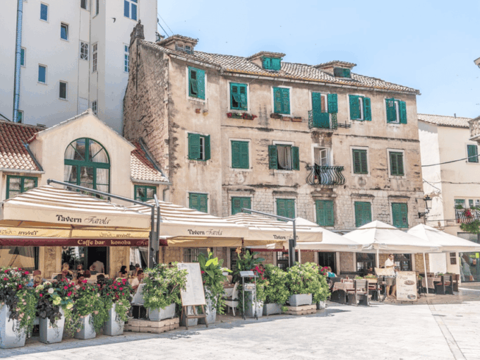 Explore Split a Self-Guided Audio Tour in English - Strossmayer Park and Golden Gate