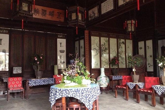 Explore Suzhous Hidden Gardens&Enchanting Tongli Ancient Town - Glimpsing Shantang Villages Tranquility