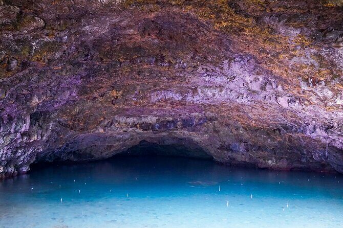Explore Tahiti Nui, its landscapes and iconic sites. - Exploring Tahiti Nui: A Practical Review of the Half-Day Island Tour