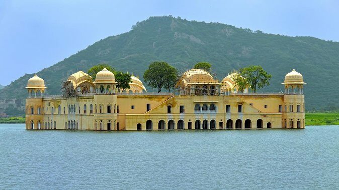 Explore Taj Mahal & Sacred MathuraVrindavan Tour From Jaipur - Pricing and Value