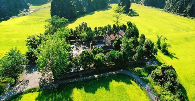 EXPLORE THE BEAUTY HOA LU - TAM COC - MUA CAVE - Tam Coc Bamboo Boat