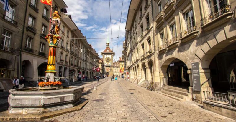 Explore the Best Guided Intro Tour of Bern With a Local - Language Options and Cancellation Policy