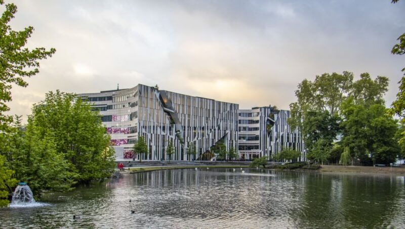 Explore the Best Intro Tour of Dusseldorf With a Local - Key Points