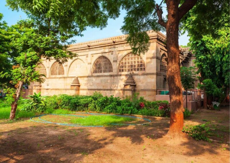 Explore the Best of Ahmedabad by Car (Guided Full Day Tour) - Pricing and Languages