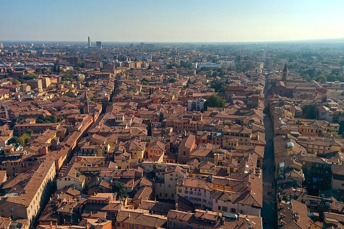 Explore the Heart Of Bologna Private Walking Tour - Exploring Mercato Di Mezzo
