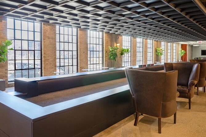 Explore the Historic Old Post Office in Chicago - A Guided Tour Through the Iconic Structure