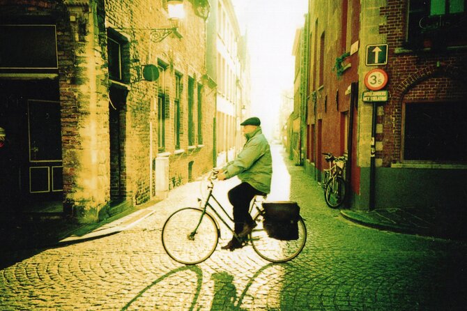 Explore the Instaworthy Spots of Bruges With a Local - Group Size and Meeting Details