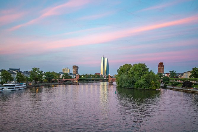 Explore the Instaworthy Spots of Frankfurt With a Local - Personalized Guidance From a Local