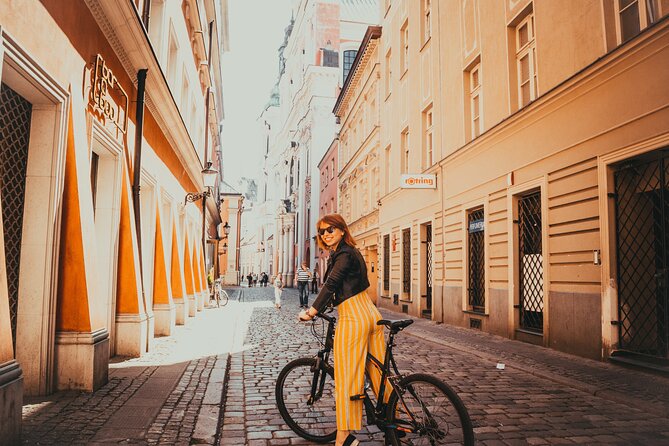 Explore the Instaworthy Spots of Poznan With a Local - Poznań Croissant Museum Experience