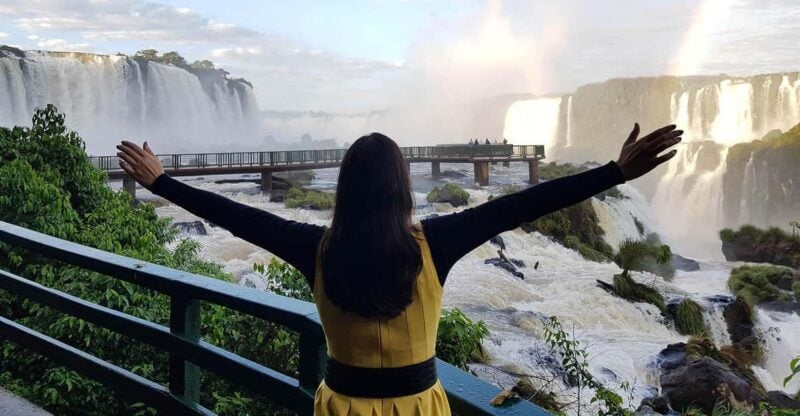Explore the Waterfalls in Argentina - Guided Tour - Transportation and Pickup Details