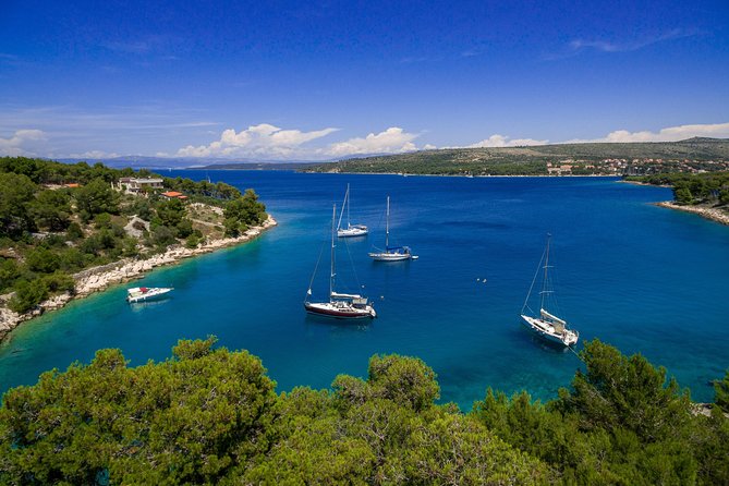 Explore the West Side of the Island of Brač With the Pasara Boat - Traditional Dalmatian Boat - Exploring Recommended Bays and Villages
