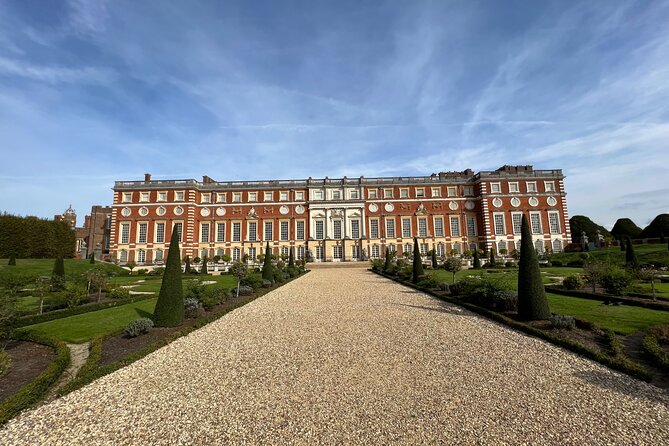 Explore Windsor Castle and Hampton Court Palace - Inclusions