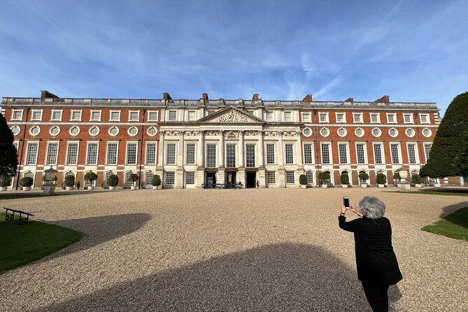 Explore Windsor Castle and Hampton Court Palace - Exploring Windsor Castle