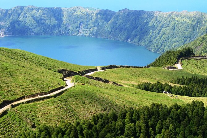 Explore With Our Guides the West Side & Sete Cidades on a Surprising 4x4tour - Inclusions