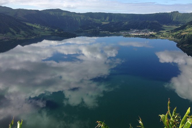 Explore With Our Guides the West Side & Sete Cidades on a Surprising 4x4tour - Experience the Off-Road Adventure