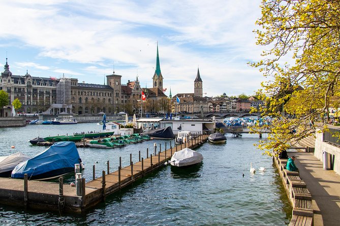 Explore Zurich in 60 Minutes With a Local - Booking Policies and Reviews