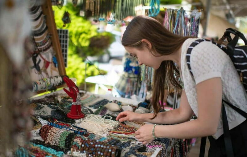 Exploring Chennai Bustling Markets: Guided Tour by Foot - An In-Depth Look at the Chennai Market Tour