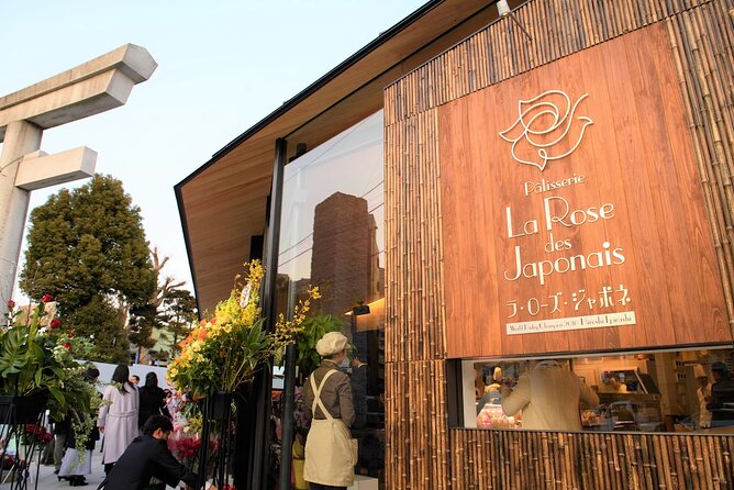 Exploring Everyday Life in Downtown Tokyo Walking With Shiba-Inu - Transportation Around Downtown Tokyo