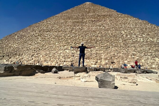 Exploring Giza Pyramids & The Hidden Spots on Foot. - Personalized Egyptologist-Guided Experience