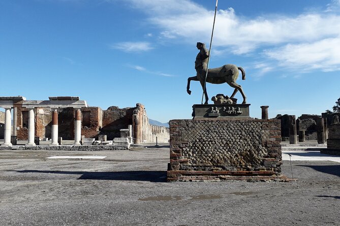 Exploring Pompeii - Meeting Points and Logistics