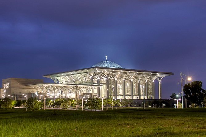 Exploring Putrajaya: A Half-Day Sightseeing Tour - Customer Feedback and Host Response