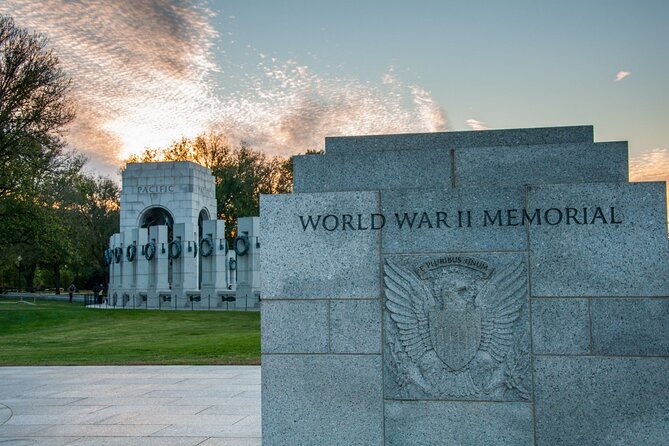 Exploring Washingtons Iconic Landmarks - Visiting the World War II Memorial
