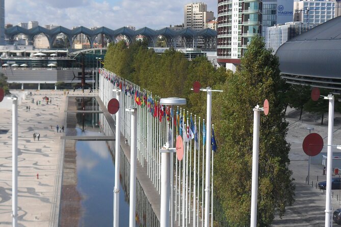 EXPO 98 Walking Tour With Cable Car Trip - Exploring the EXPO 98 Site