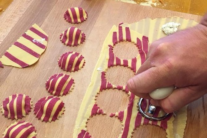 Express Pasta-Making Lesson With Gourmet Dinner - Guest Experiences